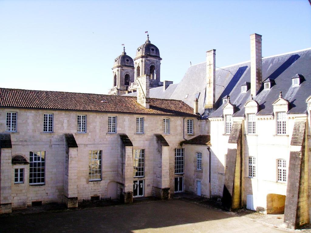 Abbaye Royale Hotell Saint-Jean-dʼAngély Eksteriør bilde