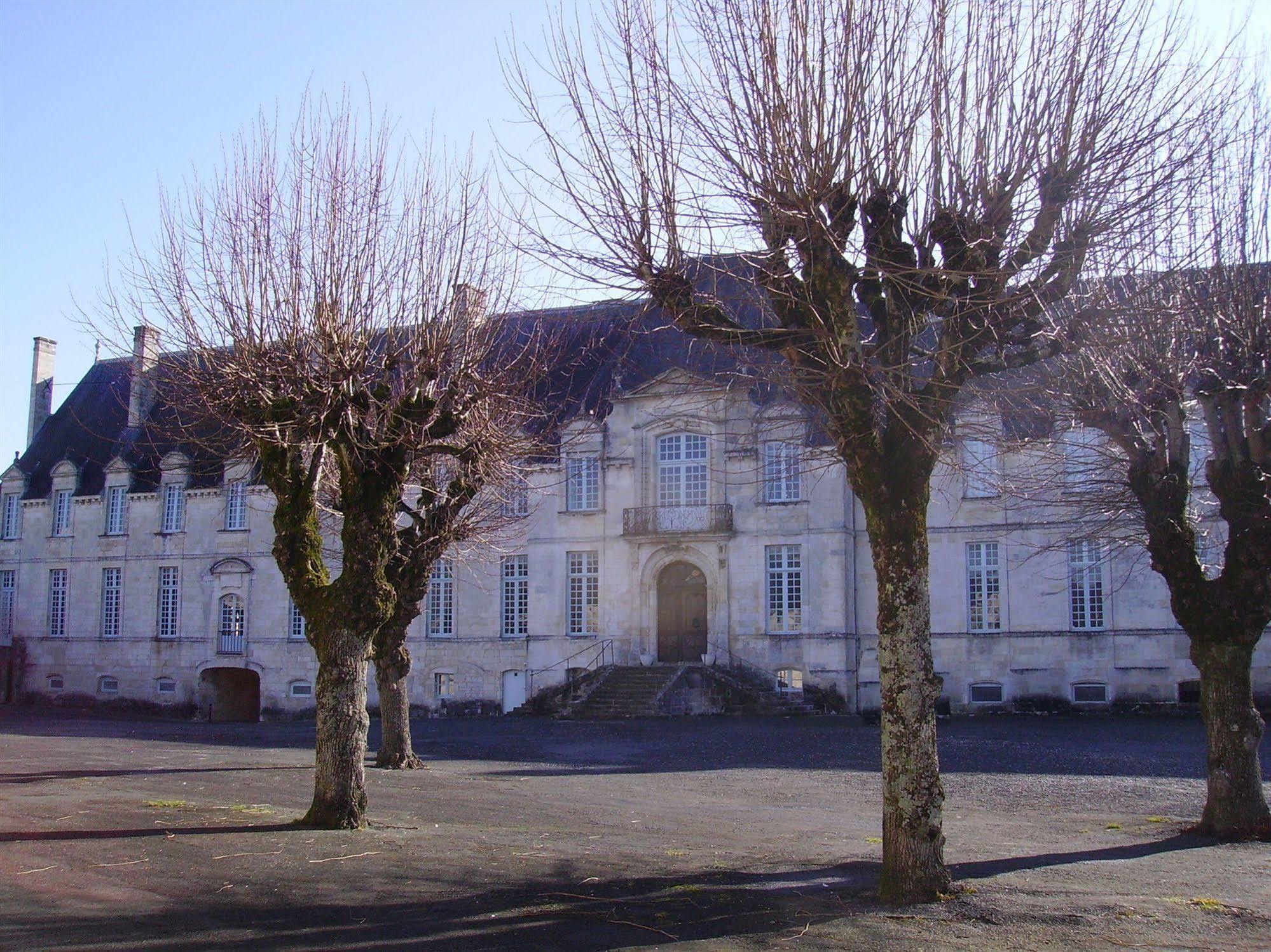 Abbaye Royale Hotell Saint-Jean-dʼAngély Eksteriør bilde