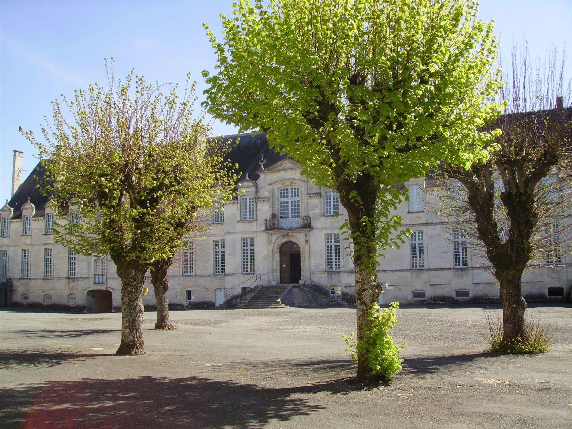 Abbaye Royale Hotell Saint-Jean-dʼAngély Eksteriør bilde