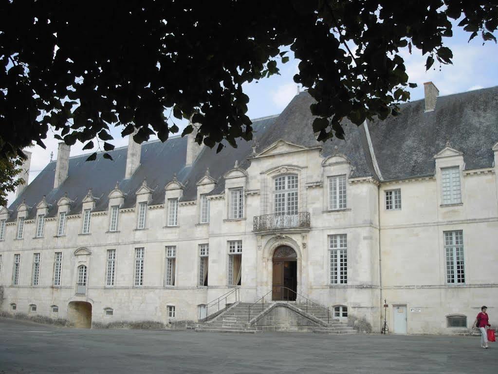Abbaye Royale Hotell Saint-Jean-dʼAngély Eksteriør bilde